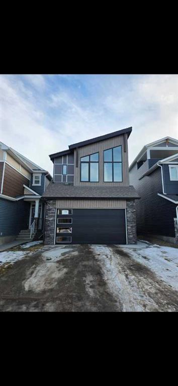 Picture of 138 Silver Spruce Grove SW, Calgary Real Estate Listing