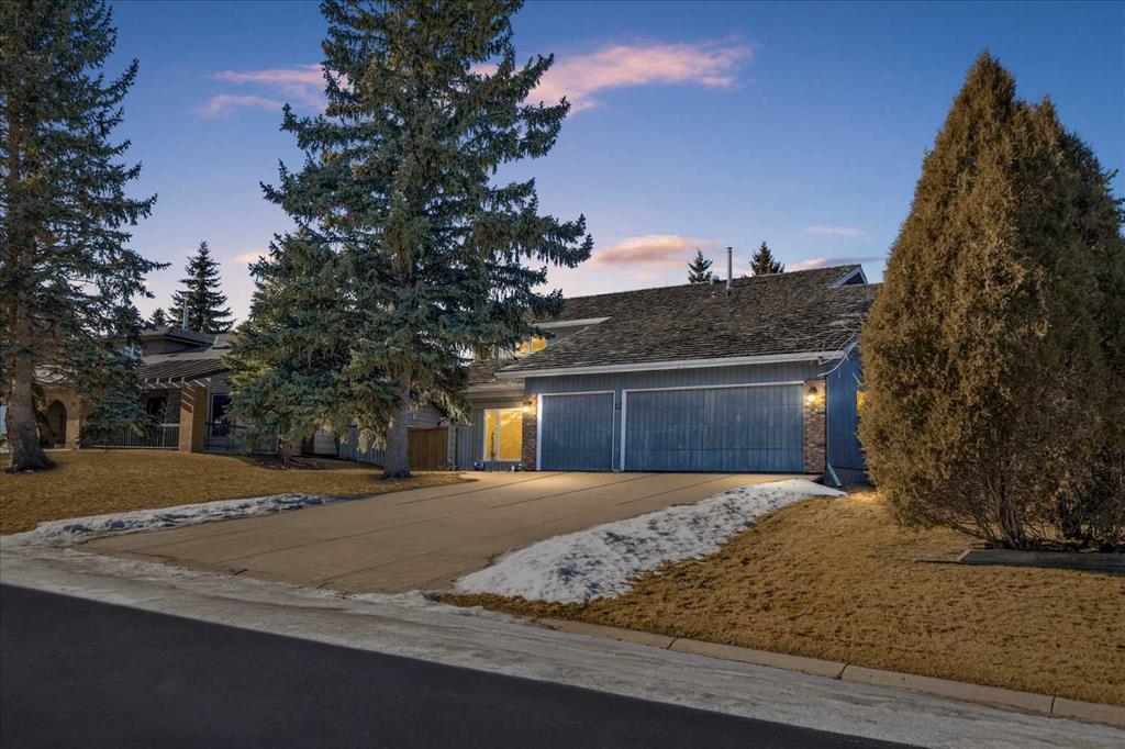 Picture of 15 Oakmount Place SW, Calgary Real Estate Listing