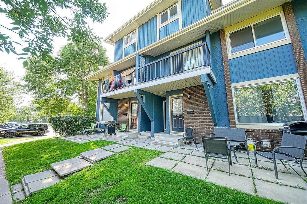 Picture of 206, 2200 Woodview Drive SW, Calgary Real Estate Listing