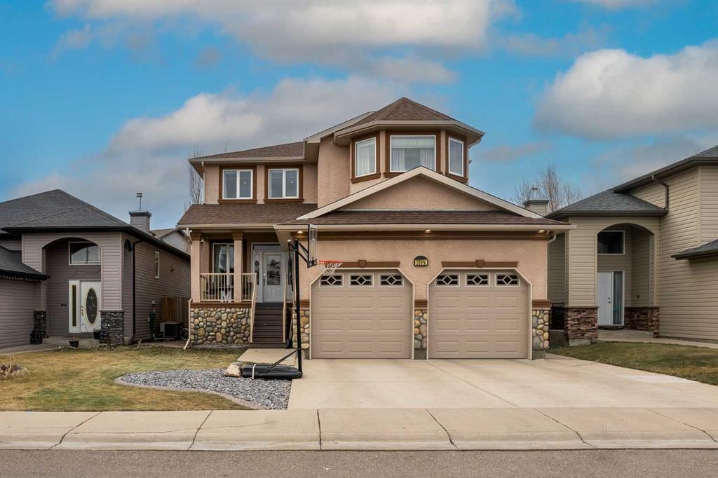 Picture of 388 Grizzly Crescent N, Lethbridge Real Estate Listing