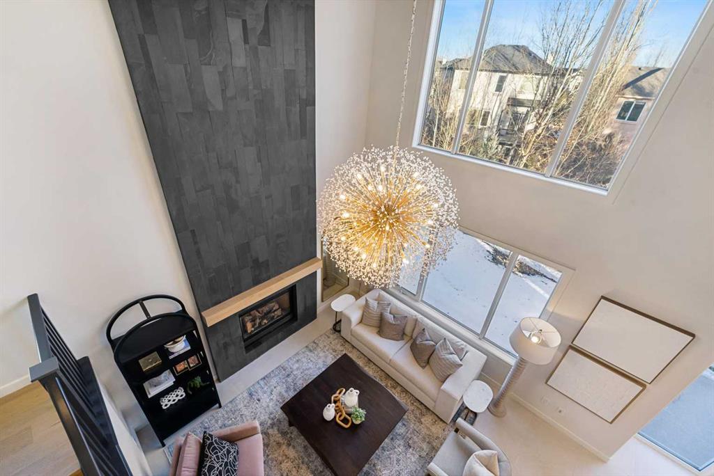 Picture of 125 Discovery Place SW, Calgary Real Estate Listing