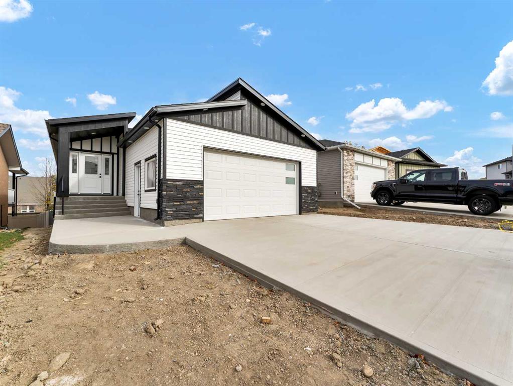 Picture of 31 Sierra Road SW, Medicine Hat Real Estate Listing