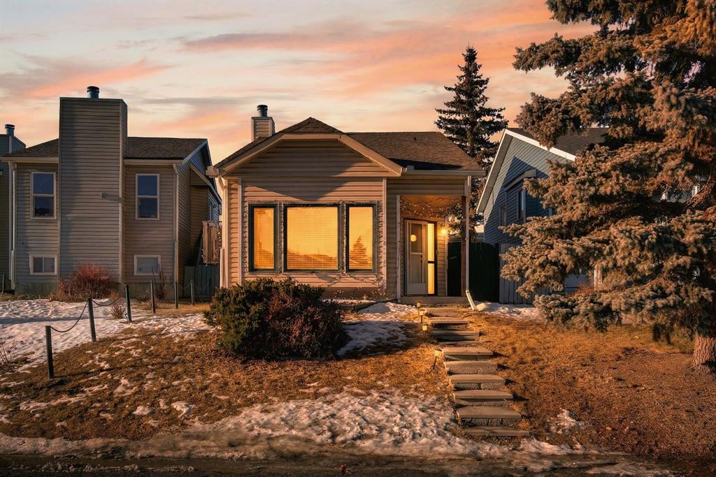 Picture of 139 Castledale Way NE, Calgary Real Estate Listing