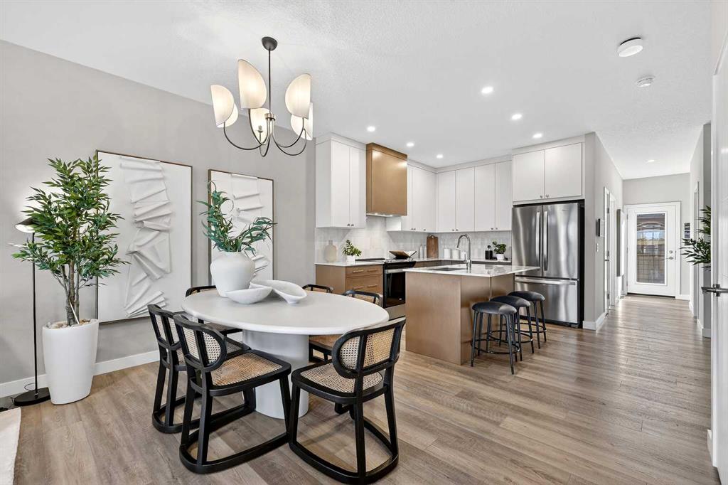 Picture of 7079 Rangeview Avenue SE, Calgary Real Estate Listing