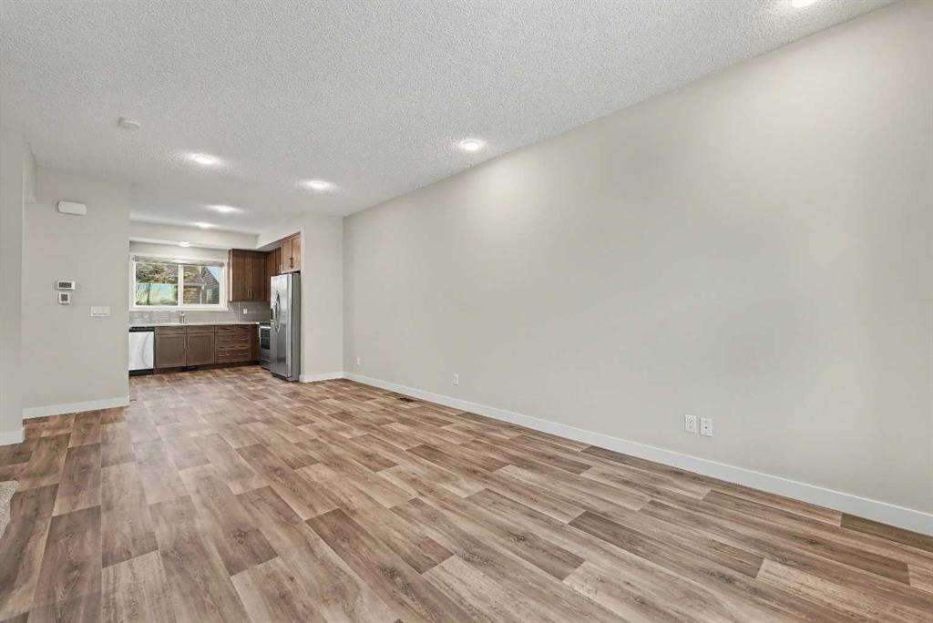 Picture of 120 Carringvue Way NW, Calgary Real Estate Listing