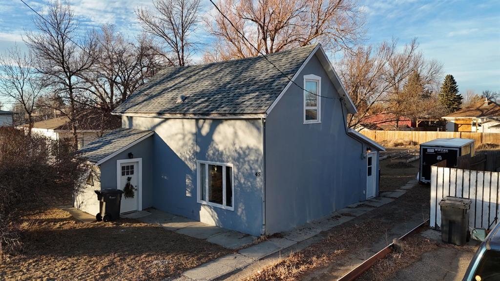 Picture of 45 Civic Avenue W, Magrath Real Estate Listing