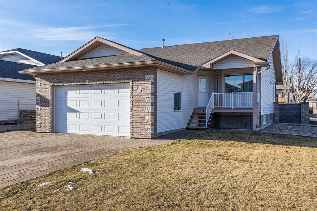 Picture of 24 Vista Road SE, Medicine Hat Real Estate Listing