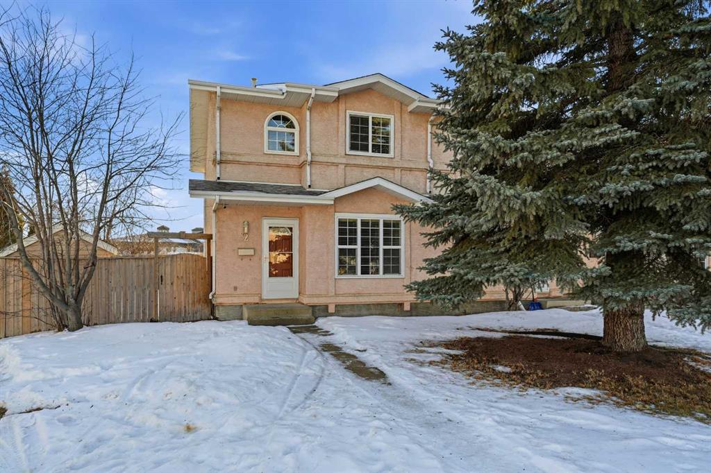 Picture of 2 Davis Close , Red Deer Real Estate Listing