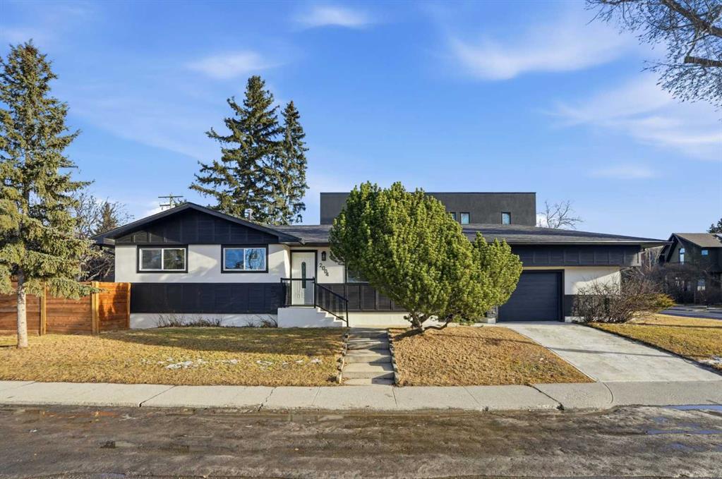 Picture of 2004 18 Street NW, Calgary Real Estate Listing