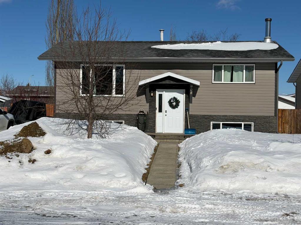 Picture of 908 11 Avenue SE, Slave Lake Real Estate Listing