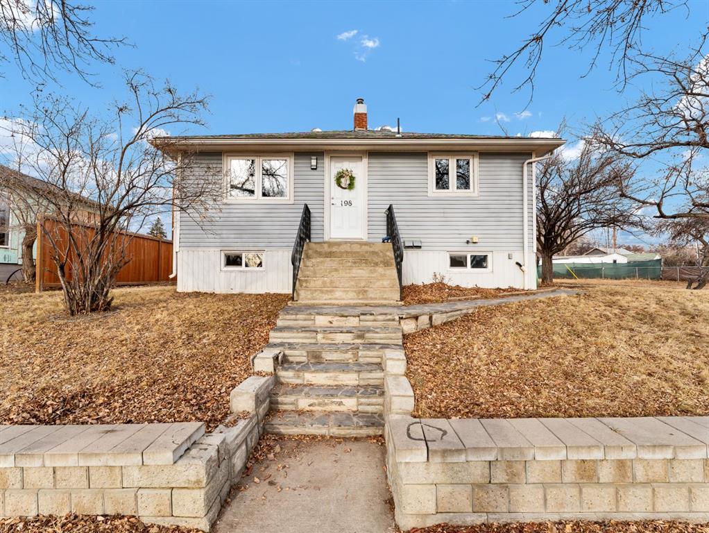 Picture of 198 1 Street NE, Medicine Hat Real Estate Listing