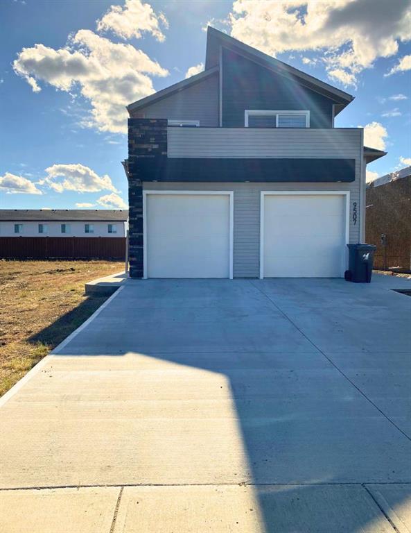 Picture of A, 9513 114 Avenue , Clairmont Real Estate Listing