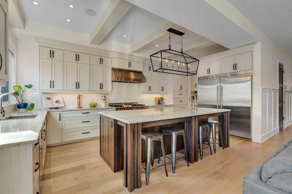 Picture of 5852 Bowwater Crescent NW, Calgary Real Estate Listing