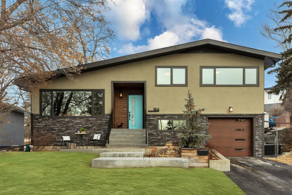 Picture of 184 Cornwallis Drive NW, Calgary Real Estate Listing