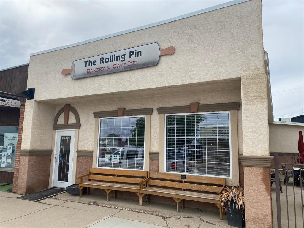 Picture of 125 5 Avenue W, Bow Island Real Estate Listing