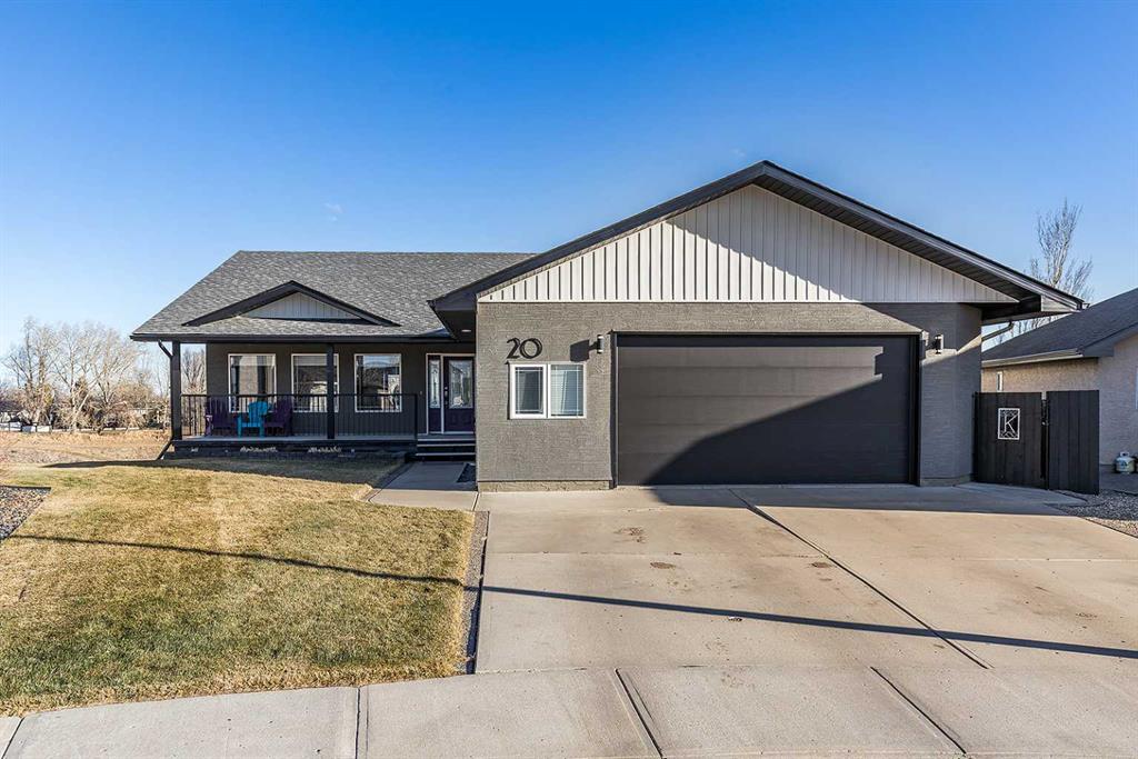 Picture of 20 Sunrise Bay SW, Medicine Hat Real Estate Listing