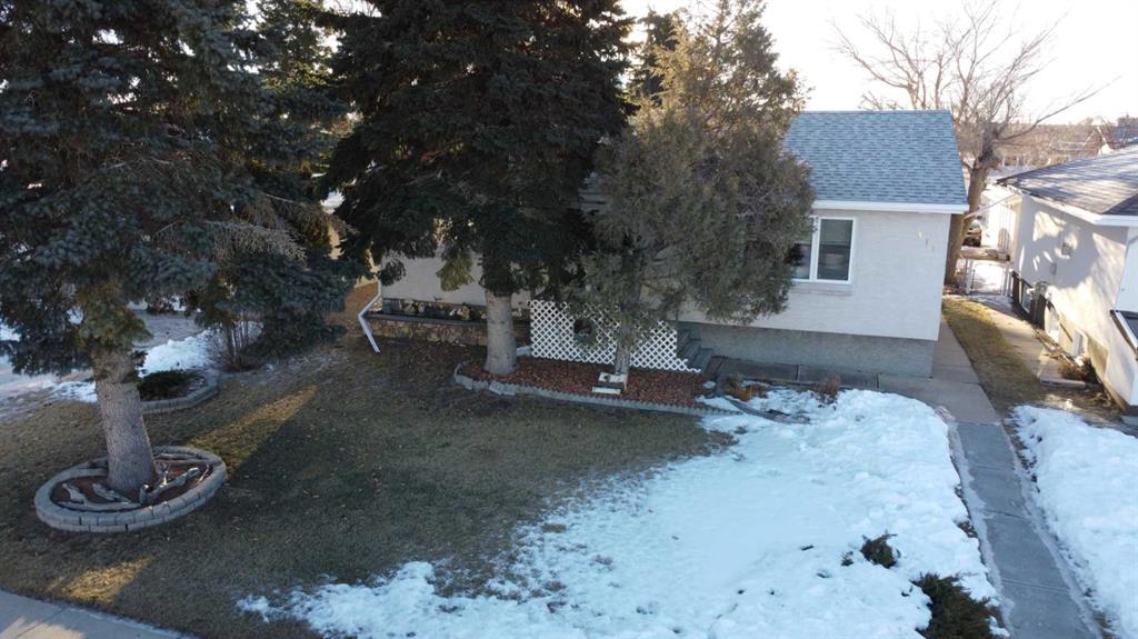 Picture of 411 6 Avenue W, Hanna Real Estate Listing