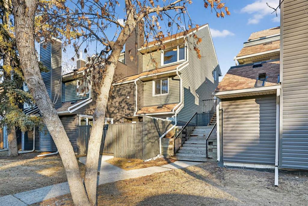 Picture of 211, 25 Glamis Green SW, Calgary Real Estate Listing