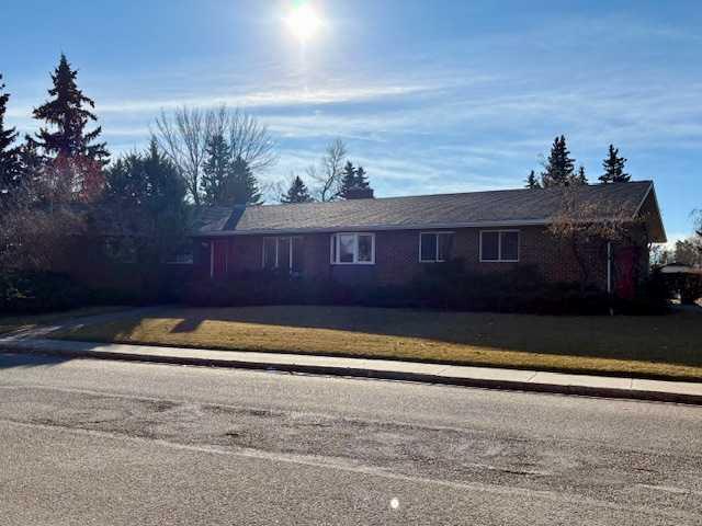 Picture of 5621 53 Street , Olds Real Estate Listing