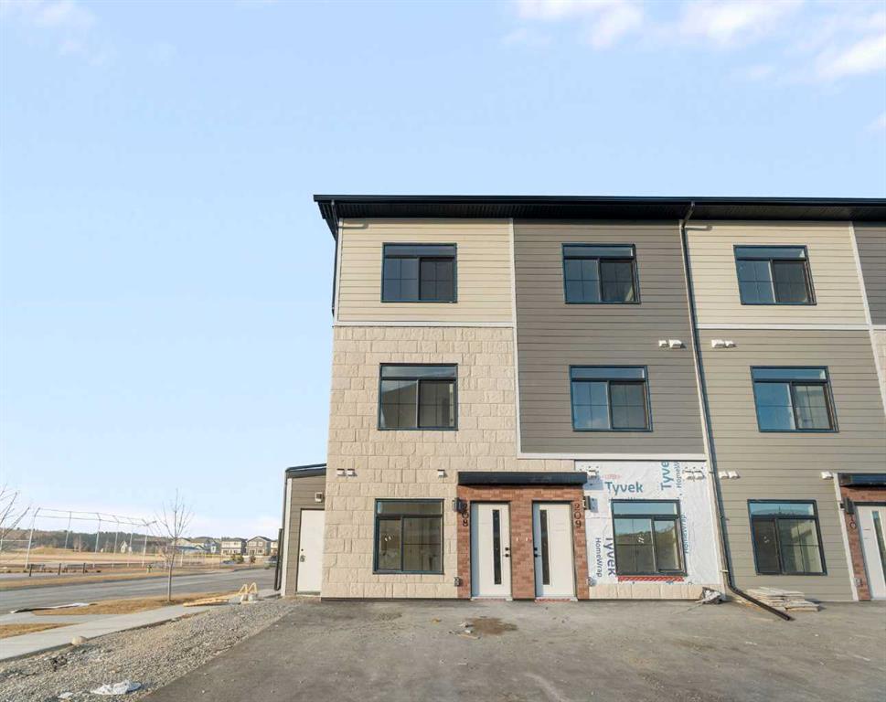 Picture of 208, 156 Park Street , Cochrane Real Estate Listing