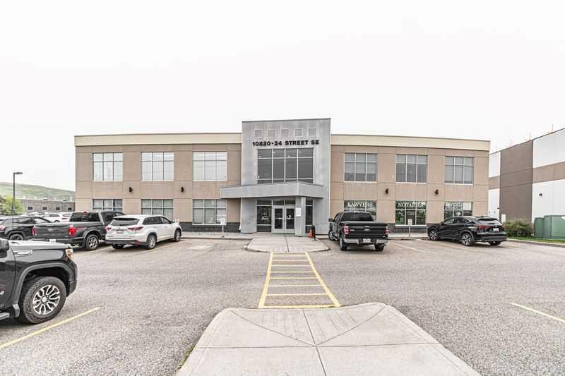 Picture of 102, 10820 24 Street SE, Calgary Real Estate Listing