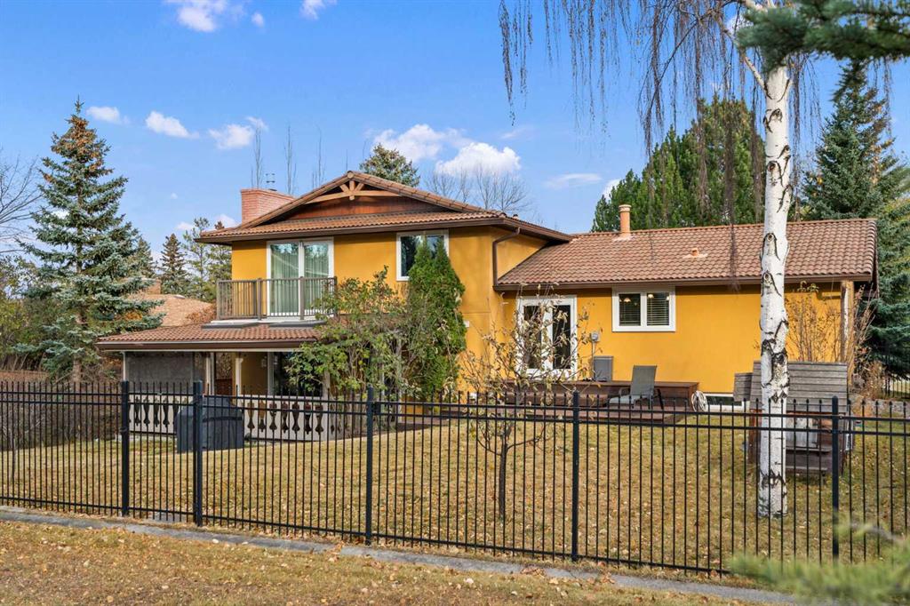 Picture of 124 Canterbury Drive SW, Calgary Real Estate Listing