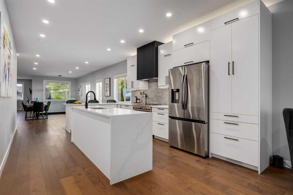 Picture of 3223 Signal Hill Drive SW, Calgary Real Estate Listing