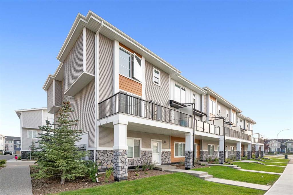 Picture of 633 savanna Boulevard NE, Calgary Real Estate Listing