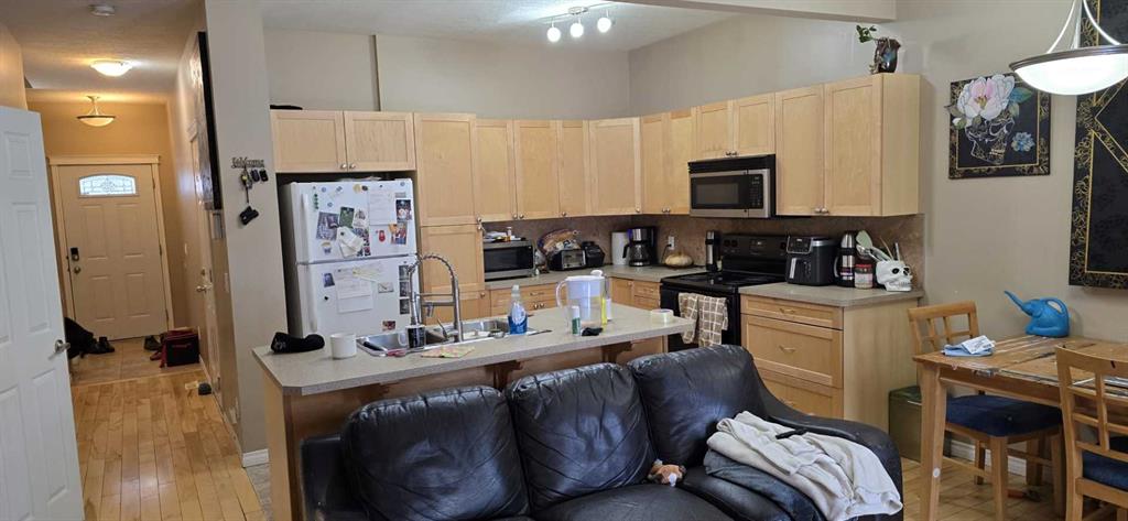 Picture of 207, 620 Luxstone Landing SW, Airdrie Real Estate Listing