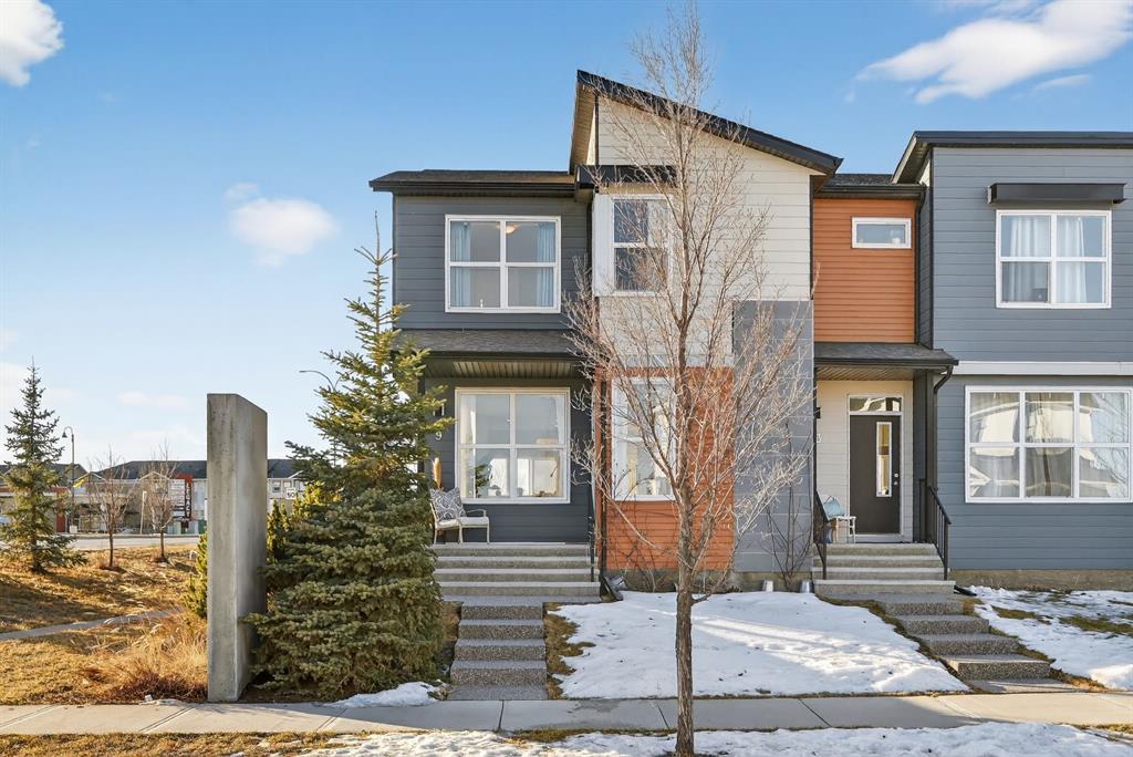 Picture of 9 Walcrest Gate SE, Calgary Real Estate Listing