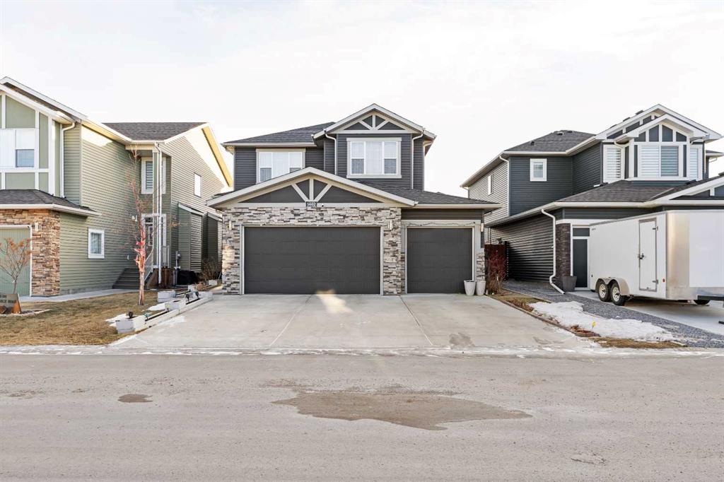 Picture of 1402 Price Road , Carstairs Real Estate Listing