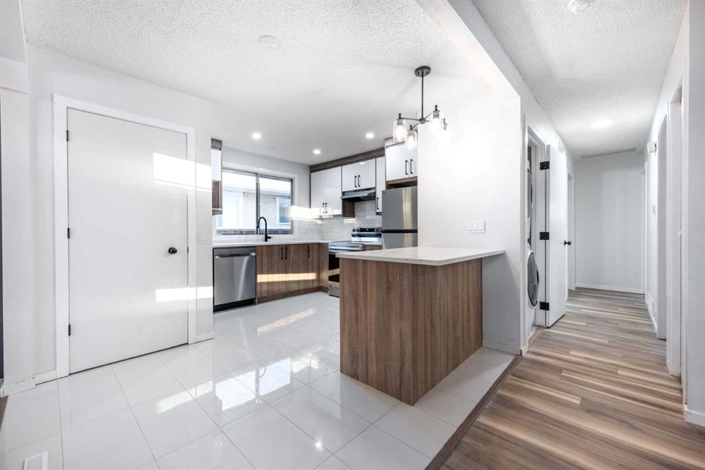 Picture of 1432 43 Street NE, Calgary Real Estate Listing