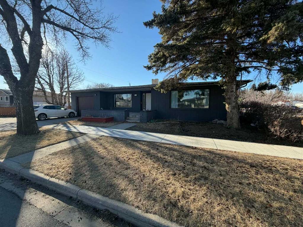 Picture of 1216 23 Street N, Lethbridge Real Estate Listing