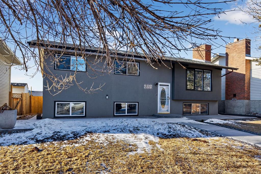 Picture of 255 Rundleridge Drive NE, Calgary Real Estate Listing