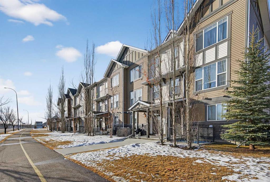 Picture of 258 New Brighton Walk SE, Calgary Real Estate Listing