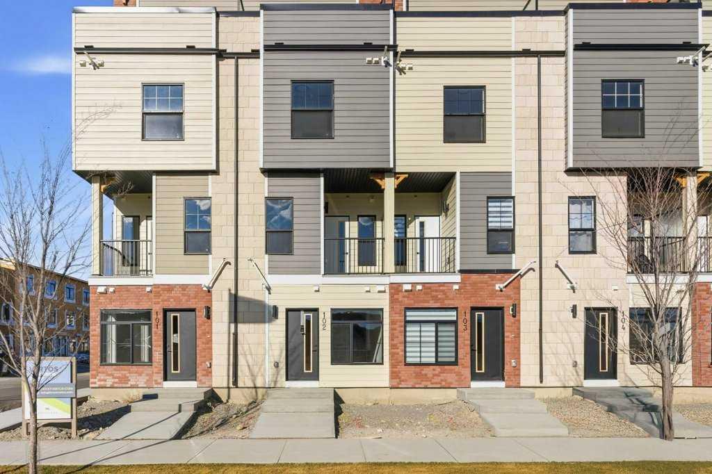 Picture of 102, 156 Park Street , Cochrane Real Estate Listing