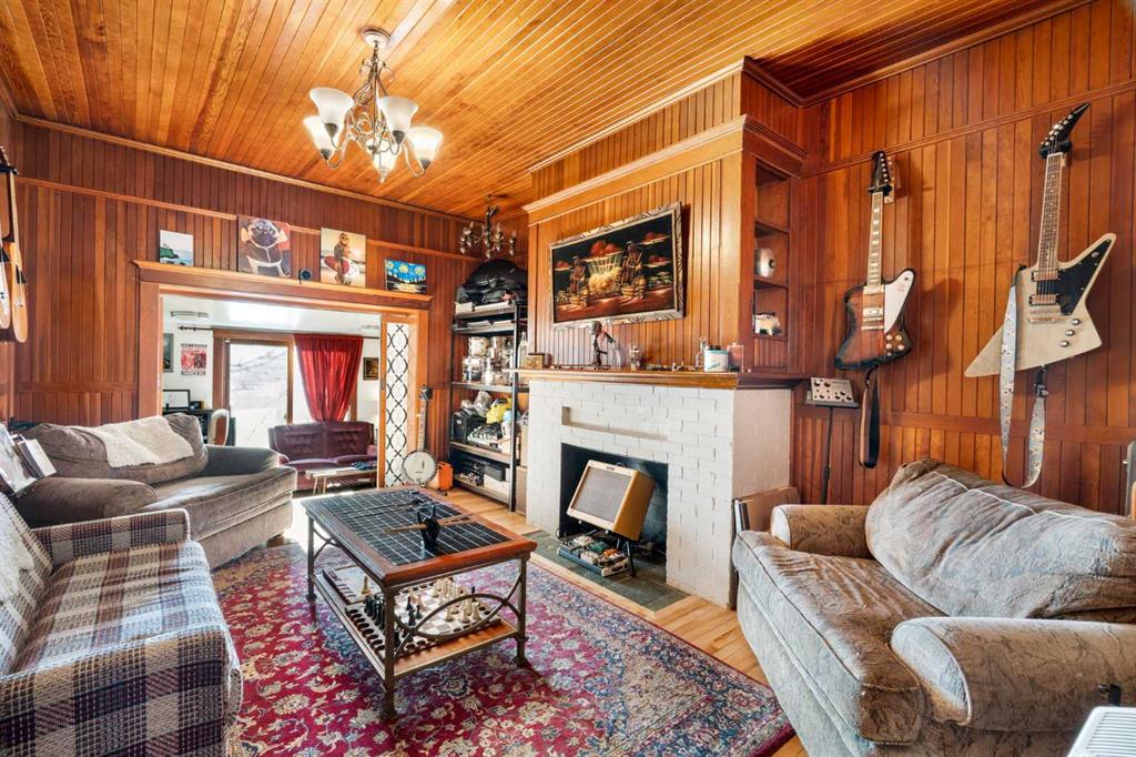 Picture of 10507 Bradbury Drive SW, Calgary Real Estate Listing