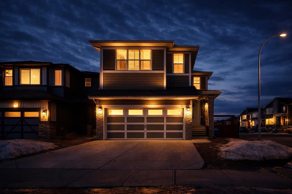 Picture of 796 MIDTOWN Drive SW, Airdrie Real Estate Listing