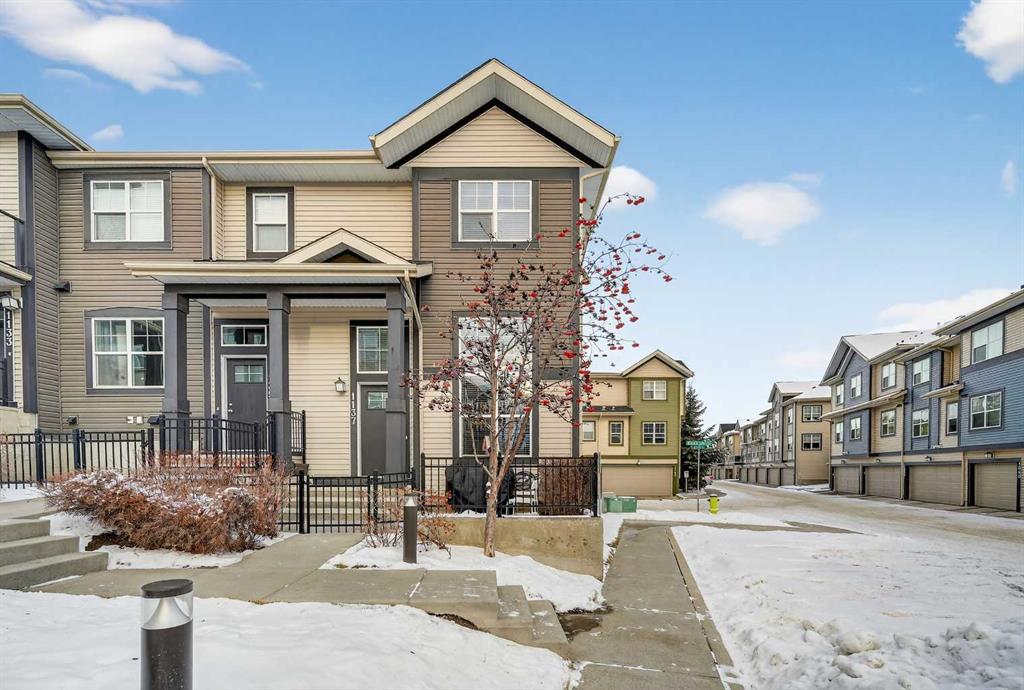 Picture of 1137 McKenzie Towne Row SE, Calgary Real Estate Listing