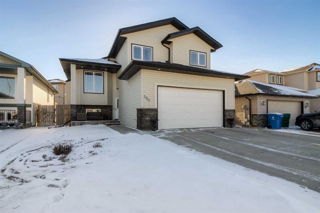 Picture of 380 Grizzly Crescent N, Lethbridge Real Estate Listing
