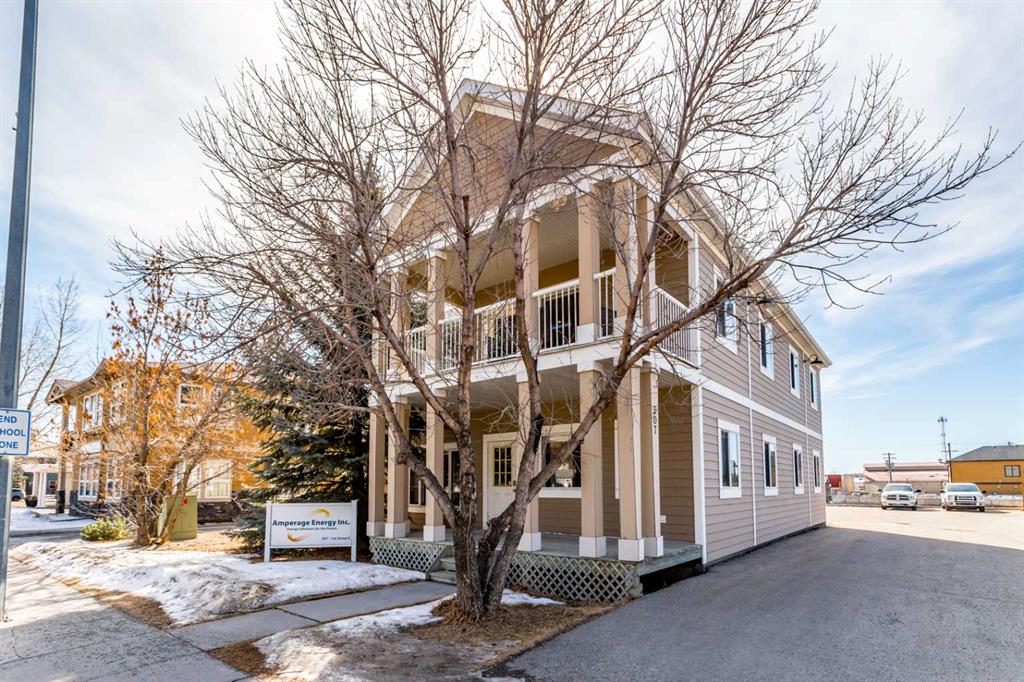 Picture of 5, 307 1 Street E, Cochrane Real Estate Listing