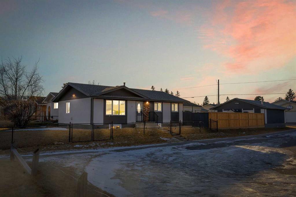 Picture of 8 Malvern Crescent NE, Calgary Real Estate Listing