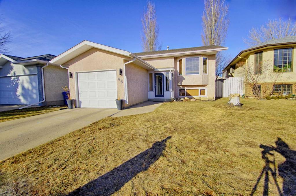 Picture of 46 Heritage Crescent W, Lethbridge Real Estate Listing