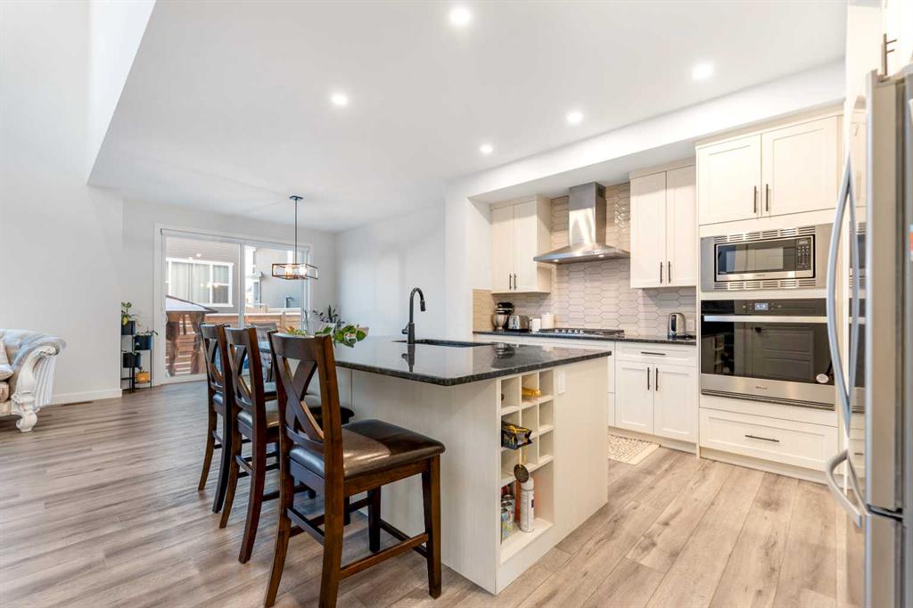 Picture of 208 Dawson Circle  , Chestermere Real Estate Listing