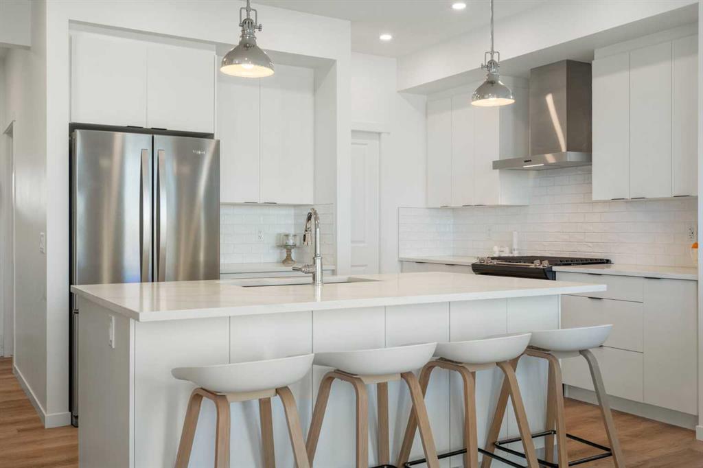 Picture of 36 Magnolia Bay SE, Calgary Real Estate Listing