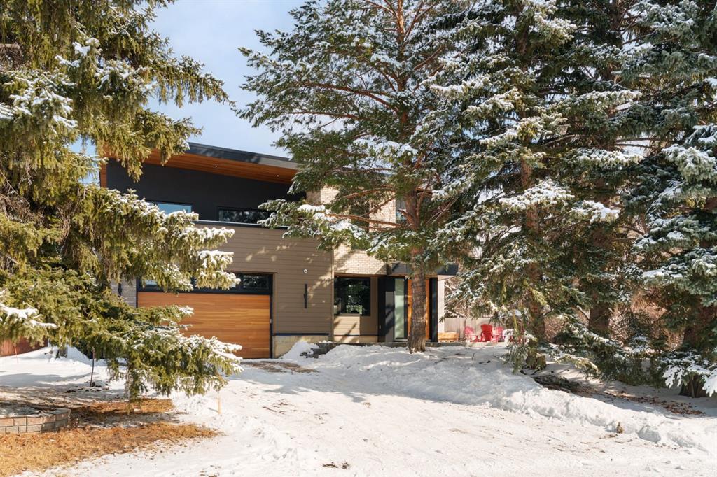 Picture of 112 Pump Hill Green SW, Calgary Real Estate Listing