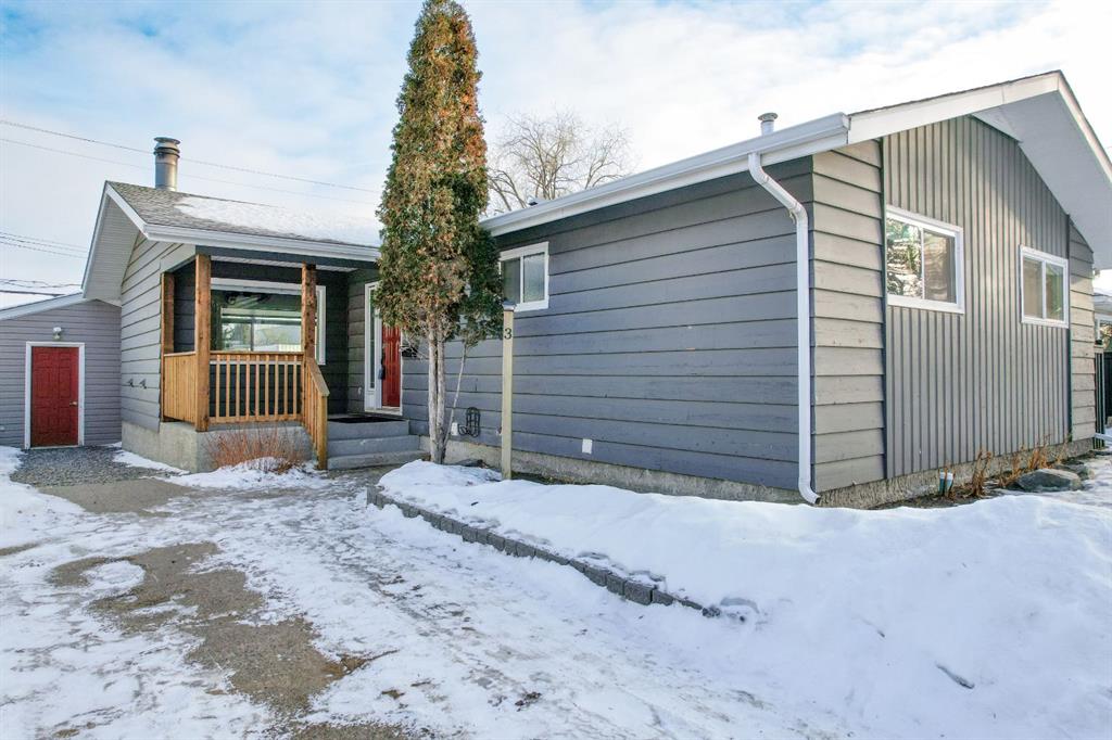 Picture of 3 Montcalm Avenue , Camrose Real Estate Listing