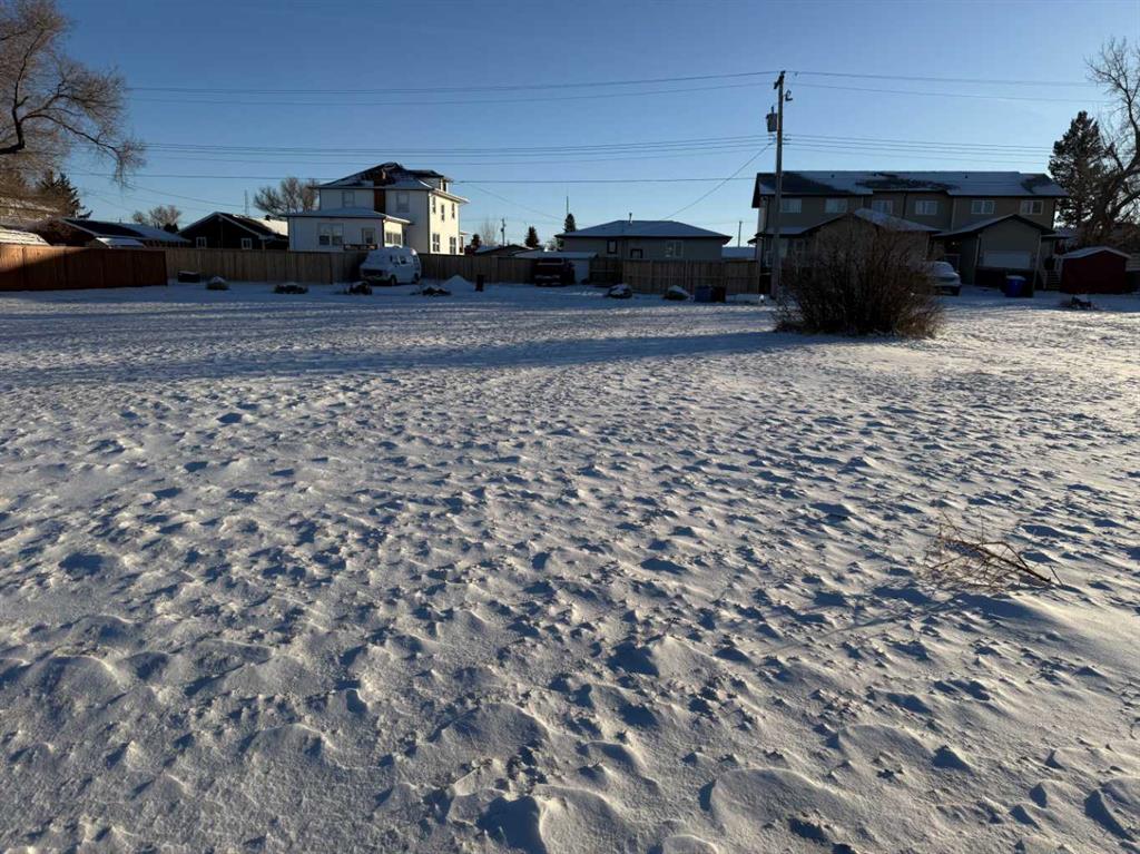 Picture of 113 7 Avenue E, Bow Island Real Estate Listing