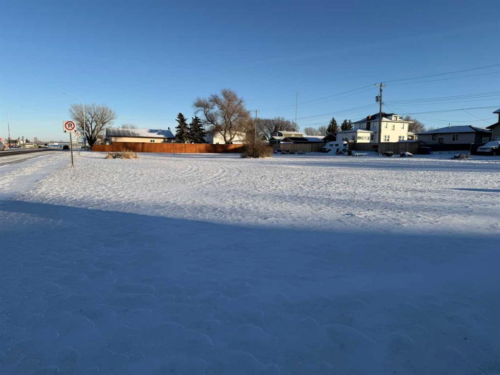 Picture of 101 7 Avenue E, Bow Island Real Estate Listing