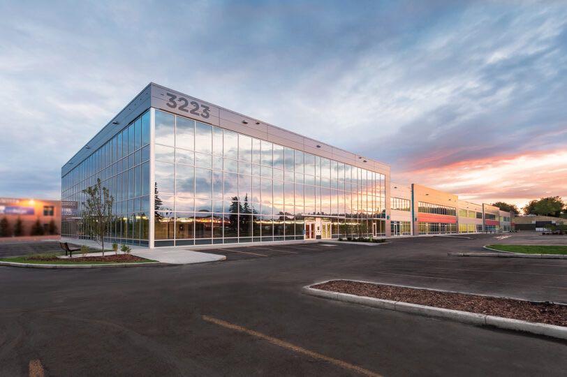 Picture of 305, 3223 5 Avenue NE, Calgary Real Estate Listing